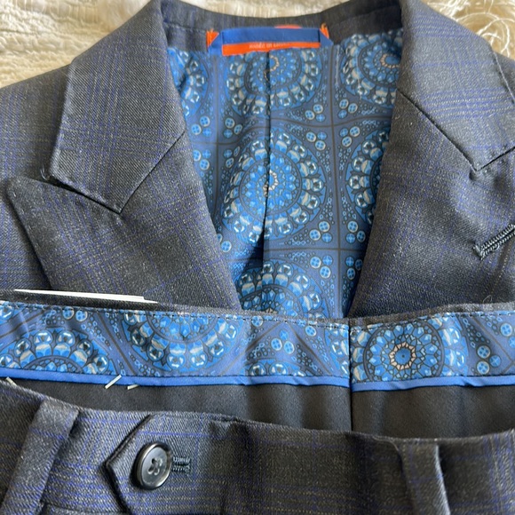 Tallia suit. New! 100% Wool. Jacket size 18, pants size 14 - Picture 13 of 15